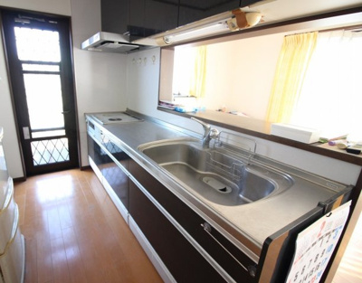 【キッチン】 | 太田市亀岡町　中古戸建 | お手入れもしやすいIHです。シンクも広くて使いやすいキッチンです♪