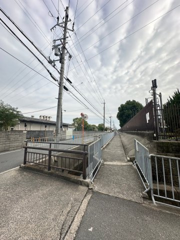 メゾン摂津の周辺
