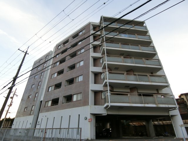 メゾン摂津の外観