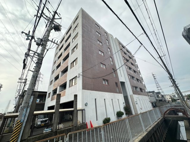 メゾン摂津の外観