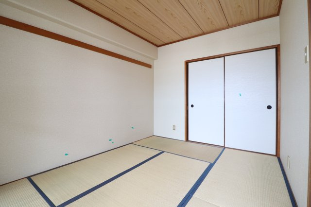 メゾン摂津の寝室