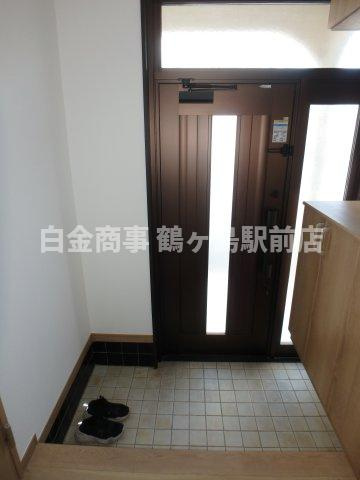 坂戸市鎌倉町中古戸建の玄関