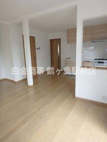 坂戸市鎌倉町中古戸建の居間・リビング