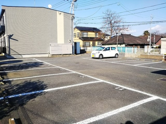 レオパレス花みずきの駐車場