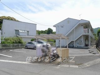 広島市安佐北区落合南２丁目のアパートの駐車場