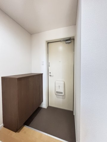 ベルトピア岩倉の玄関