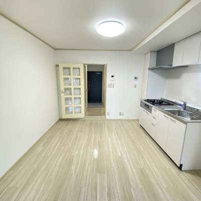 【居間・リビング】 | サンロイヤルハイツ