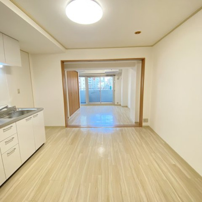 【居間・リビング】 | サンロイヤルハイツ