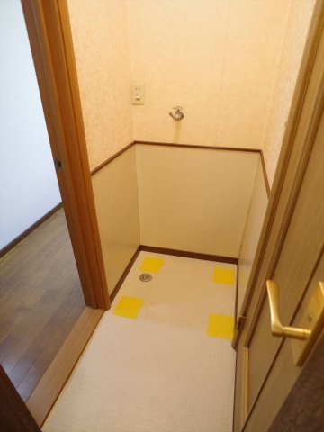 【その他】 | 睦マンション | 洗濯機置き場は、お風呂の前に。