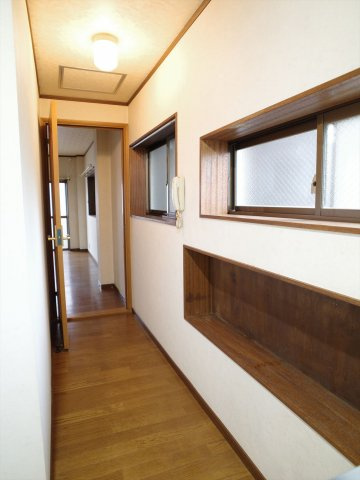 【内装】 | 睦マンション | キッチンサイドにもニッチ収納あり〼