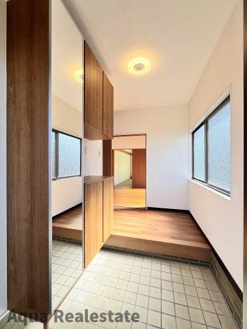 善通寺市上吉田町　リノベ住宅の玄関