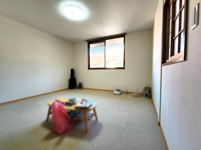 高知市瀬戸　中古タウンハウスの洋室