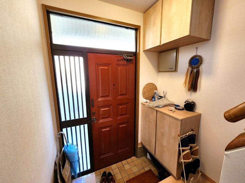 高知市瀬戸　中古タウンハウスの玄関