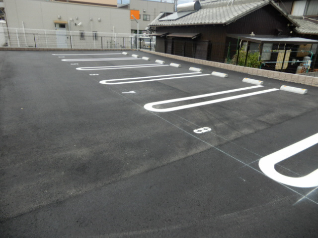 アルチェの駐車場