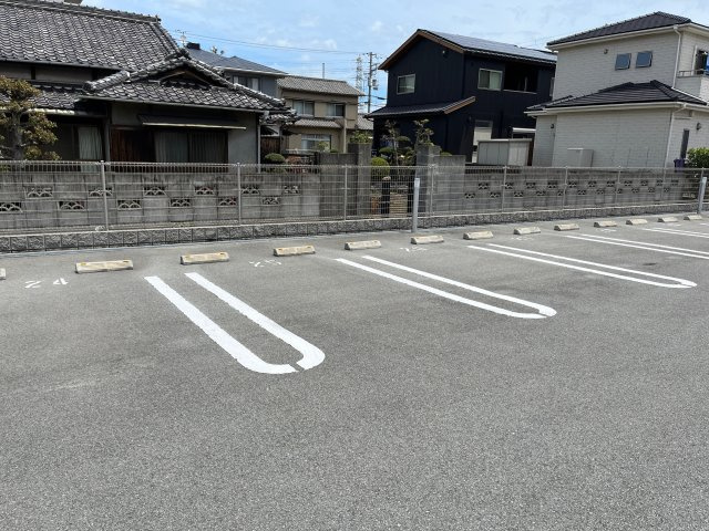 グレイス　ルタンⅠの駐車場