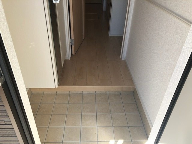 ルピナスの玄関