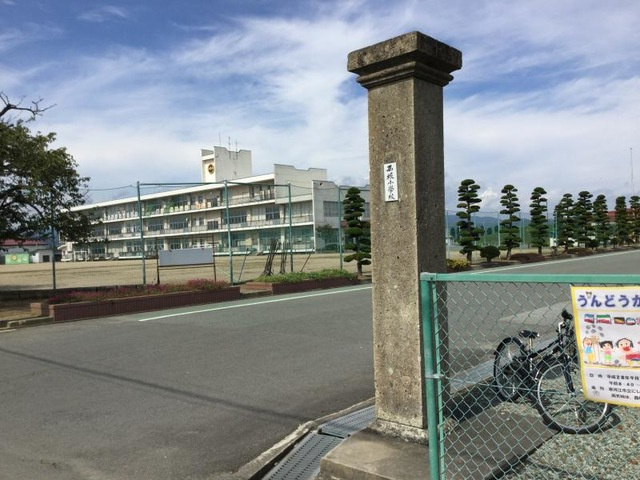 アーバンヒルズほなみ|西根小学校 0.6km
