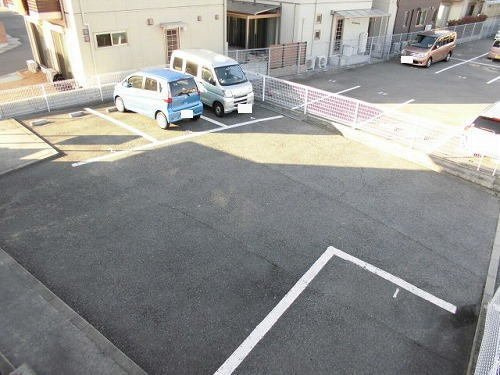 ガーデンハイツ大久保Ⅱの駐車場