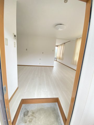 ラ・メゾン宮野の玄関|※101号室の写真です