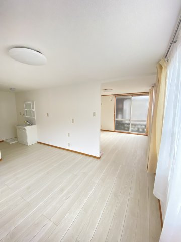 ラ・メゾン宮野の居間・リビング|※101号室の写真です