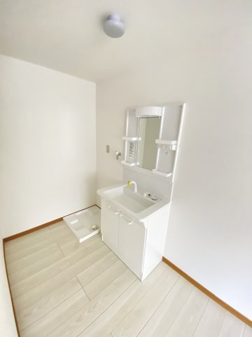 ラ・メゾン宮野の洗面所|※101号室の写真です