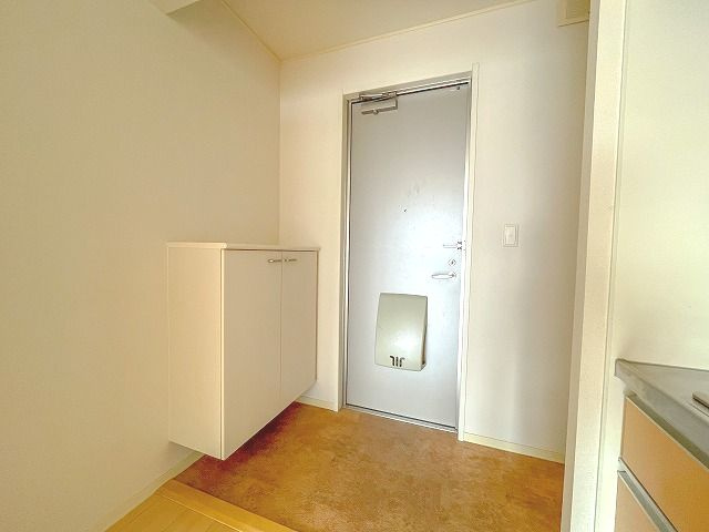 スヴニールA棟の玄関