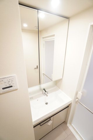 【独立洗面台】 | プライムメゾン千葉新町 | ※同物件・同タイプの写真です。