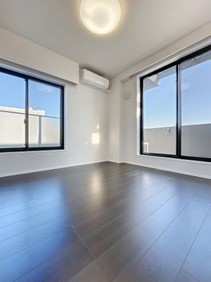 【居間・リビング】 | ロアール大塚弐番館 | ★黒を基調としたシックなお部屋です★