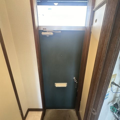 Ｍハイツ１の玄関