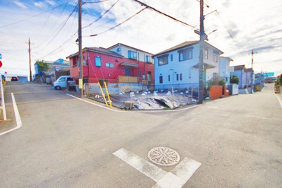 【前面道路含む現地写真】