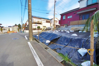 【前面道路含む現地写真】