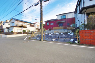 【前面道路含む現地写真】