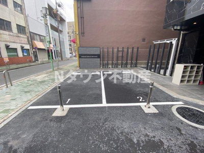 【駐車場】 | エスリード栄 THE PARK | 駐車場があるので、車を買う予定の方も安心です