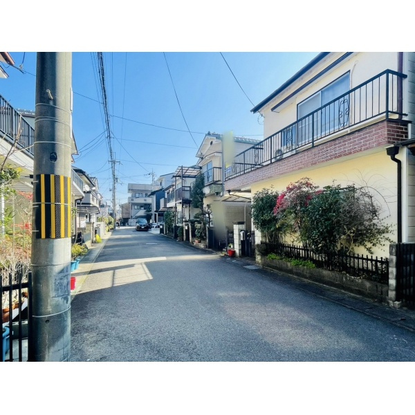 嵯峨折戸町　中古戸建の前面道路含む現地写真
