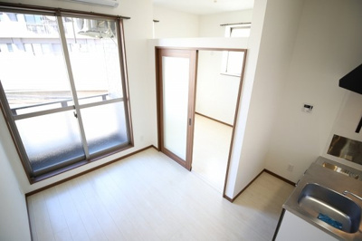 【居間・リビング】 | ラフィーナ大橋 | 別号室の写真になります。現況優先。