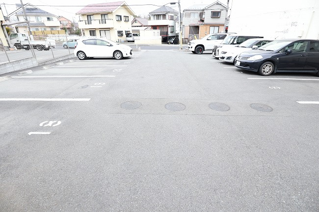 ゼファーコートⅡの駐車場