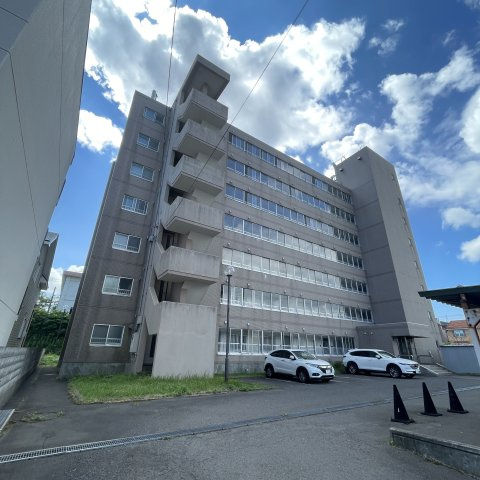 ティアラ高砂ハイツの外観