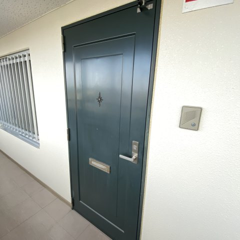 ティアラ高砂ハイツの玄関