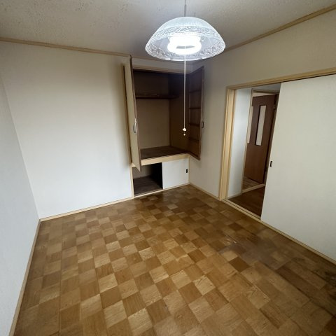 マンション城の洋室