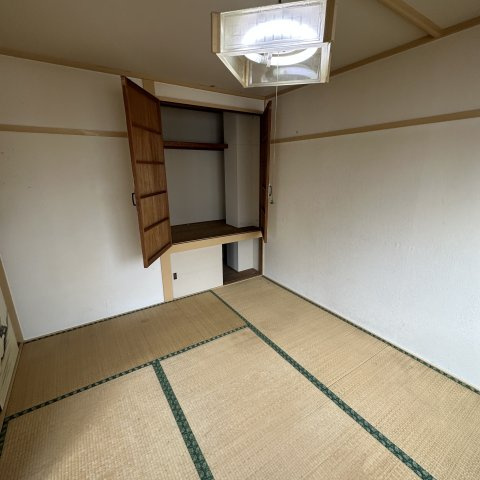 マンション城の和室