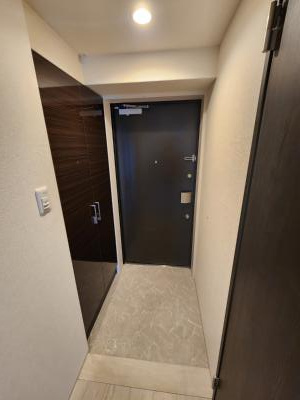アールズコート御所南の玄関