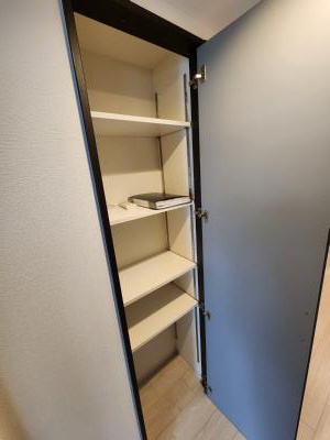 アールズコート御所南の収納|廊下収納