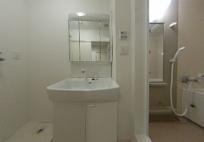 アンジェリーク府中の洗面所|忙しい朝には欠かせない洗面所です