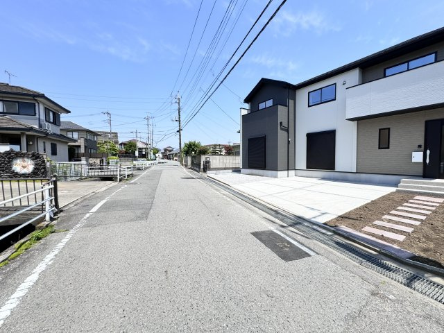 新築　高崎市片岡町8期　1号棟の前面道路含む現地写真|現地写真　南西側接道幅員約5.1ｍ