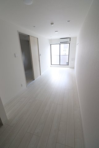 ピースコート登戸Ⅳの居間・リビング