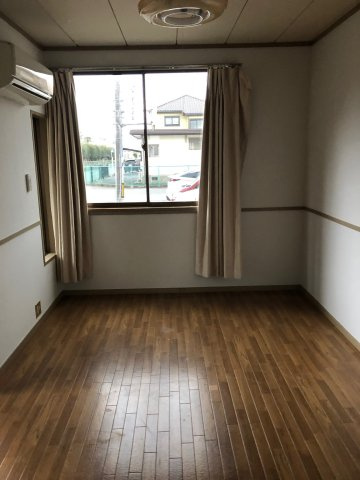 関口ハイツの居間・リビング