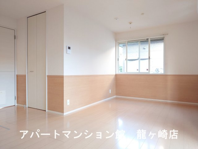 アースワンうずら野の居間・リビング