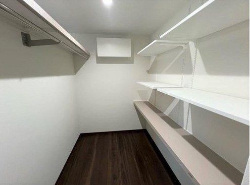 大原野上里勝山町の収納|・大容量のウォークインクローゼット