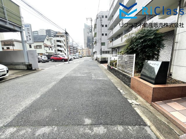 ヴィンテージコート兵庫の周辺|マンション前の道路です