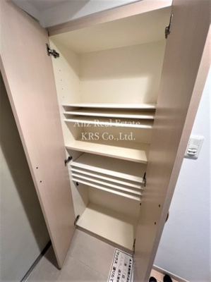 【玄関】 | アスリート本町リバーウエスト | トールタイプの下駄箱！玄関はいつも片付きます！
